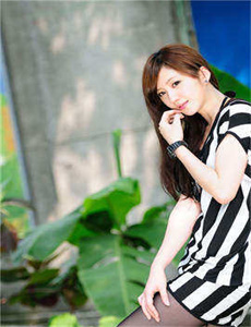 《小柔涂了春药被一群人伦动态图-美女奶子》