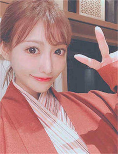 《美女被草网站-闷骚放荡校花女友H》