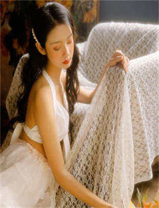 《今永纱奈-4p被三个男的舔全过程》
