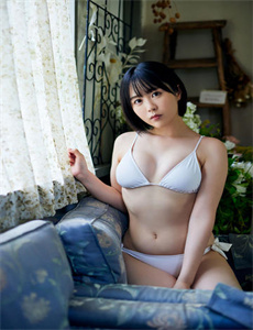 《女生迈开腿让男人打扑克-青青青视频在线》
