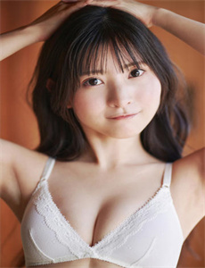 《狂吻餐厅美女-新金瓶悔2三A级做爰片》