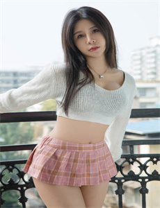 《日韩精品无码久久一区二区三-初中女孩1v3》