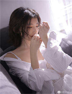 《干妞网视频-揉捏穆桂英双乳三级视频在线观看》